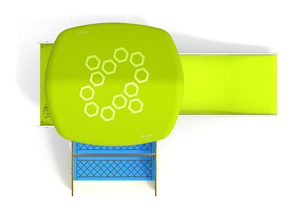 Schwinger für Kleinkinder mit Metallgestell und grünen Verbindungen auf weißem Hintergrund.