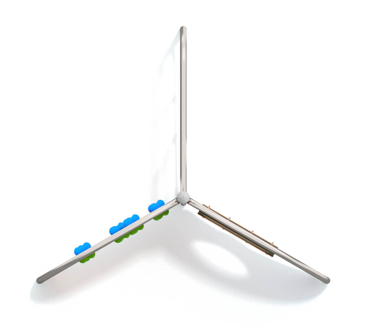 Metallisches Dreibein mit blauen und grünen Kugeln – minimalistische Produktansicht auf weißem Hintergrund.