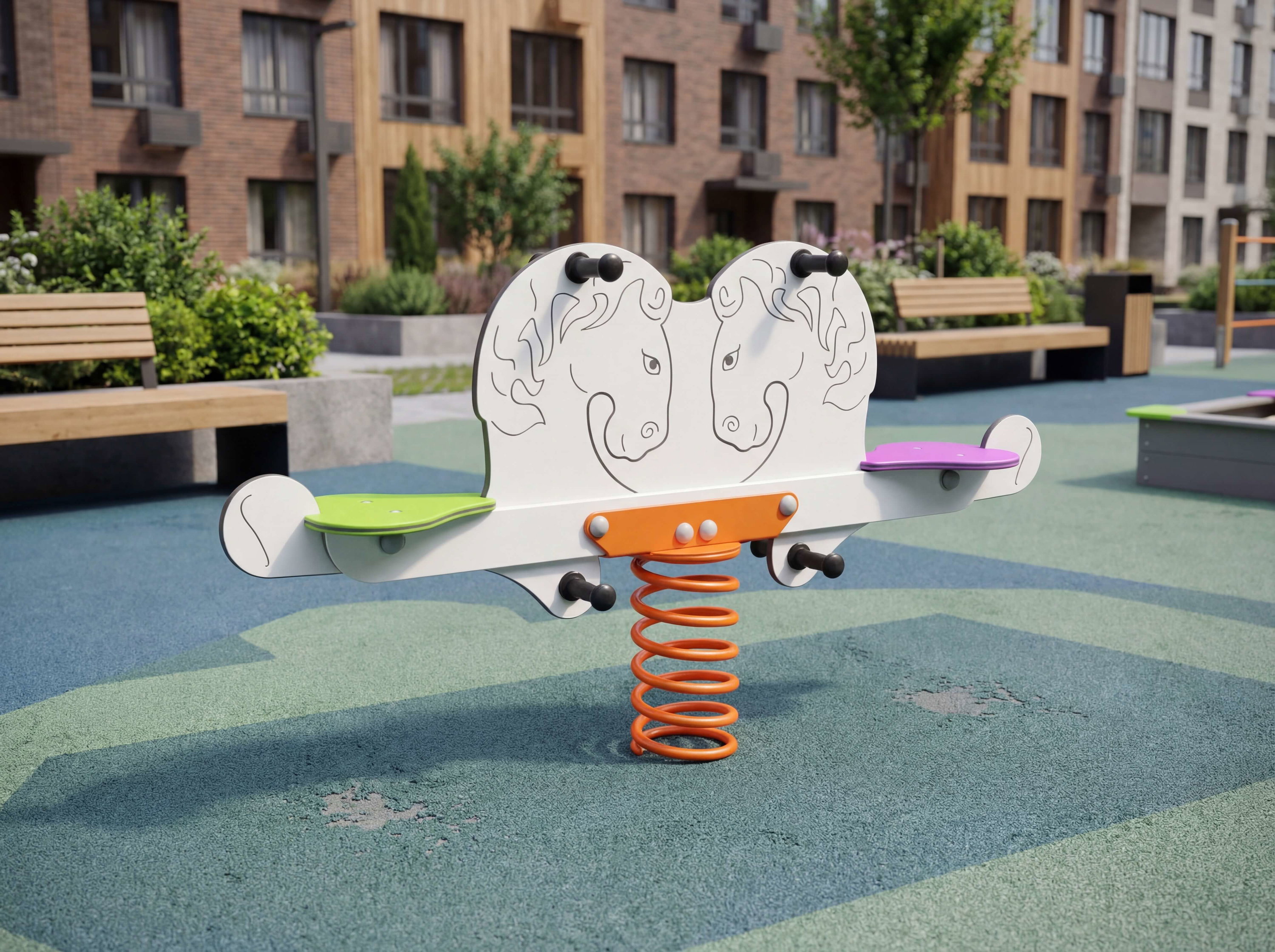 Ein Pferd-Schaukelgerät im modernen Spielplatz vor Wohnhäusern mit grünem Bodenbelag.