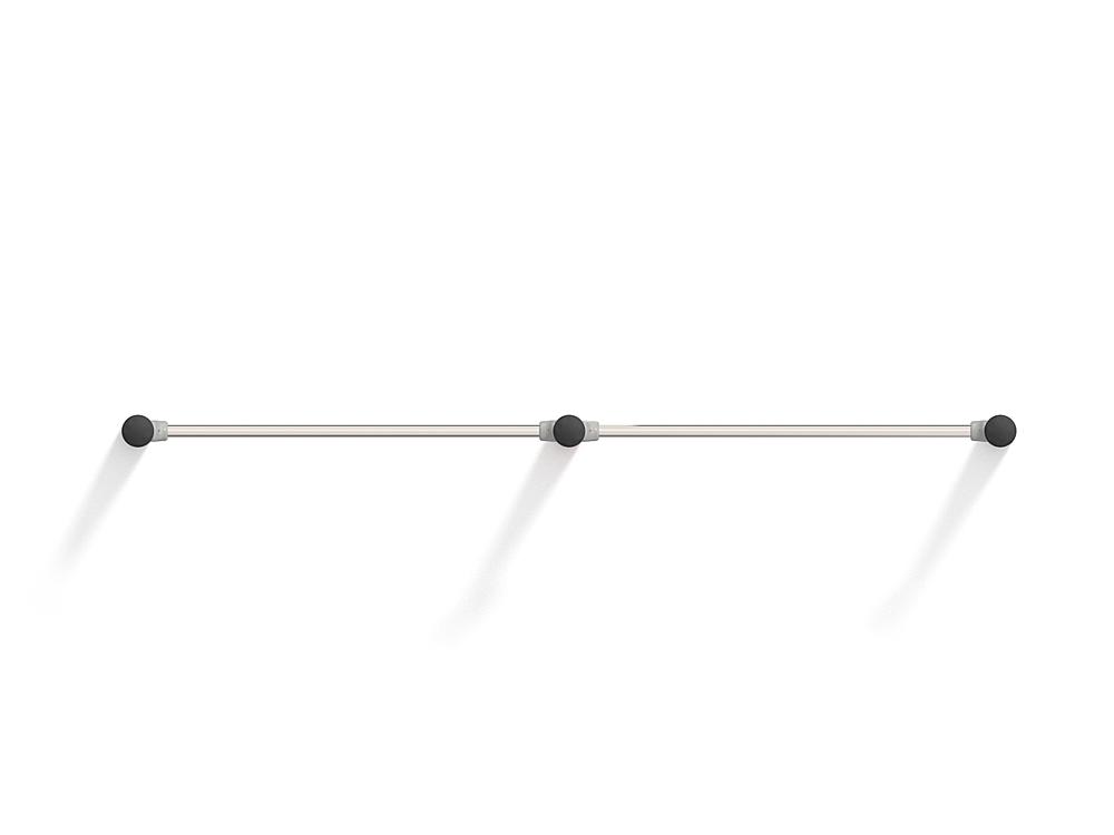 Schwinger für Kleinkinder mit Metallgestell und grünen Verbindungen auf weißem Hintergrund.